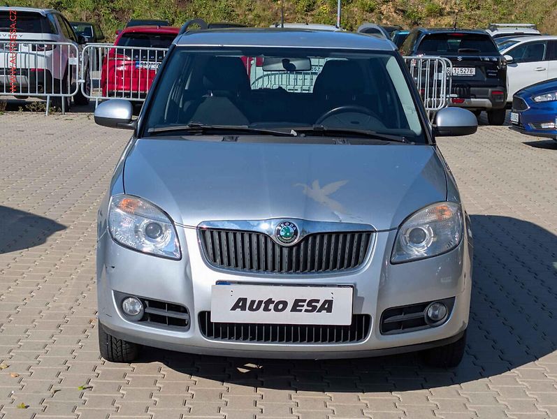Škoda Fabia (2009) 1.4i, ČR, Elegance - fotka 2 z 18