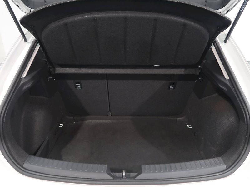 Seat Leon (2023) REFERENCE 1.0TSI 81KW - fotka 30 z 32