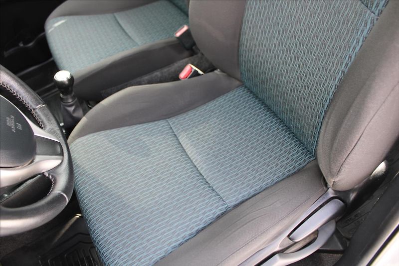 Toyota Yaris 1,0 VVT-i  NOVÉ V ČR,1.MAJITEL - fotka 19 z 23