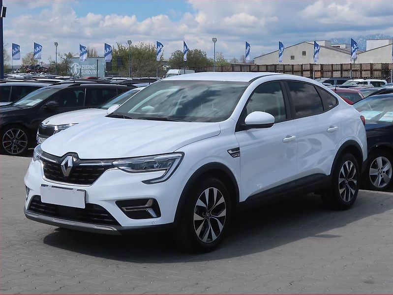 Renault Arkana (2022) E-Tech - fotka 2 z 17