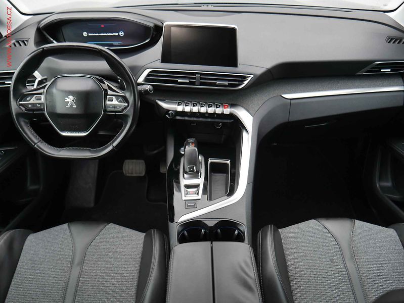 Peugeot 5008 (2018) 1.2PT, Allure, AT - fotka 7 z 21