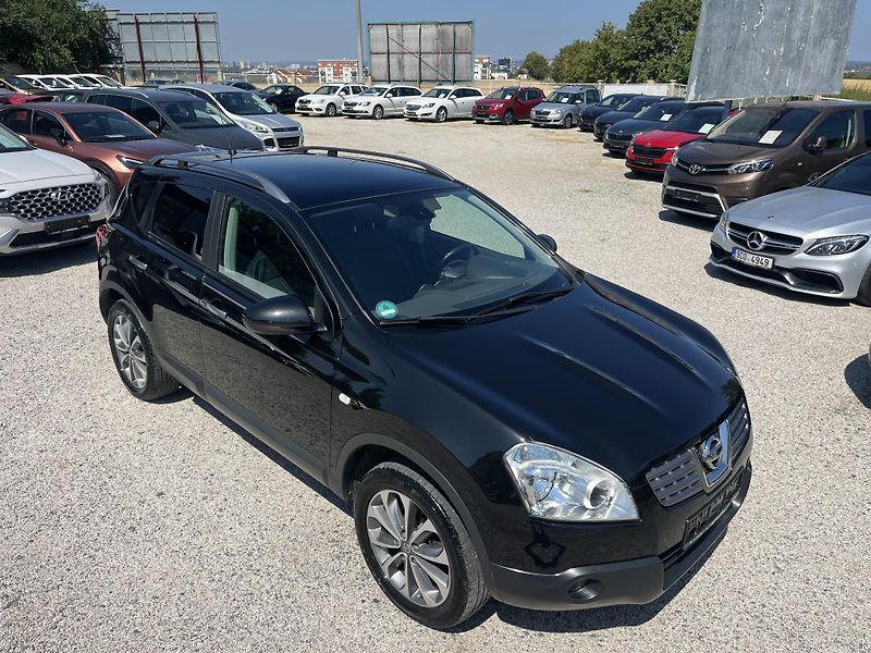 Nissan Qashqai (2009) 2.0i 104 KW, 4x4, Panorama - fotka 10 z 18
