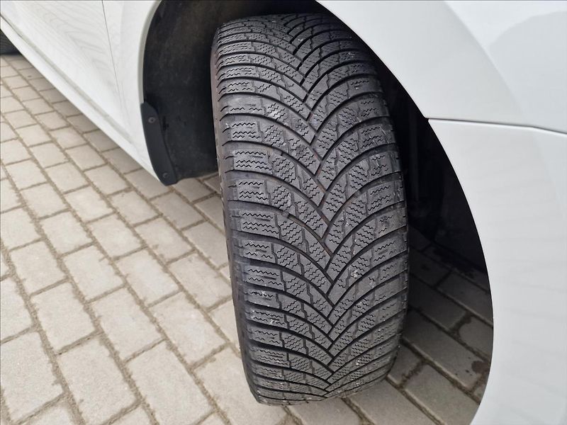 Škoda Octavia 2.0TDI Style, původ ČR,1.Maj. - fotka 47 z 50