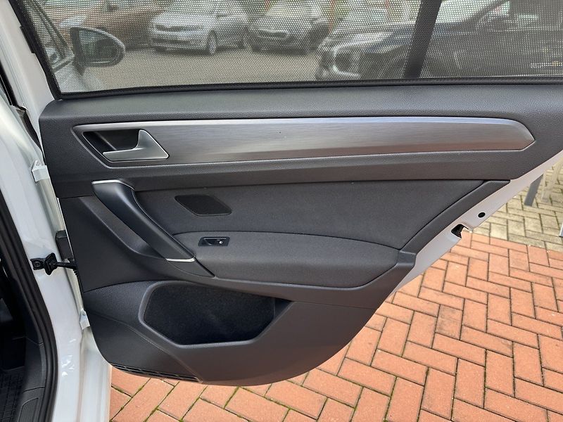 Volkswagen Golf Sportsvan (2018) 1.5TSi LED Navi Kamera - fotka 20 z 50