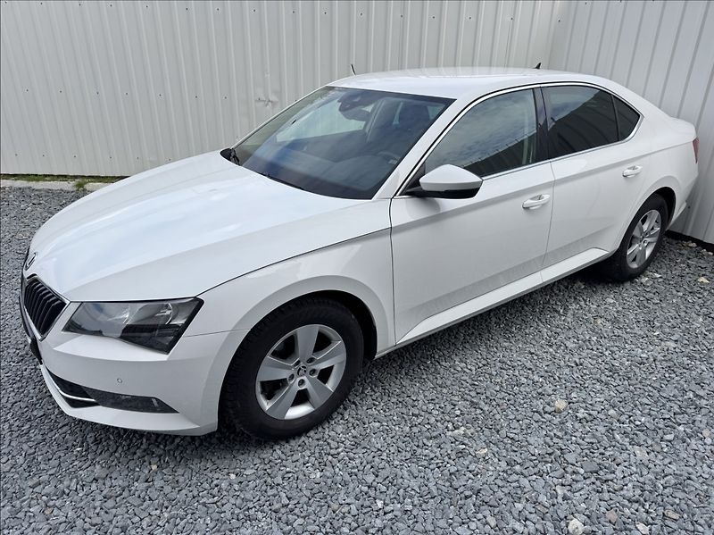 Škoda Superb 2,0 TDI 140kW ACC - fotka 5 z 50