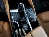 BMW Řada 5 (2018) LUXURY LINE 540d xDRIVE TAŽNÉ - náhled 31
