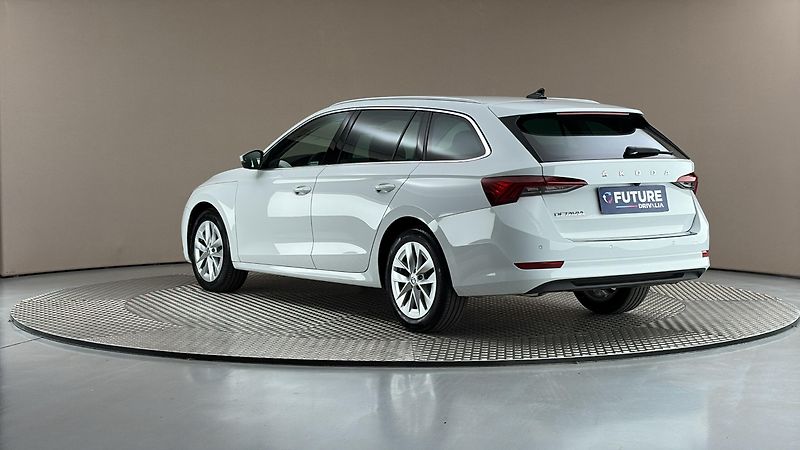 Škoda Octavia 2.0 TDI DSG Style Combi - fotka 2 z 24