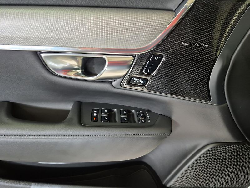 Volvo V90 T6 AWD Plus Bright #Four-C - fotka 15 z 15