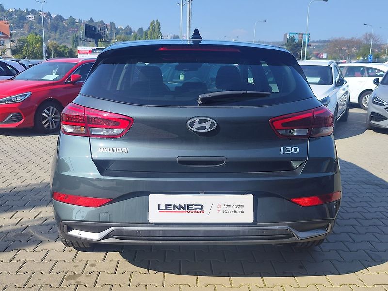 Hyundai i30 1.5 T-GDI/103kW Style DCT - fotka 6 z 33