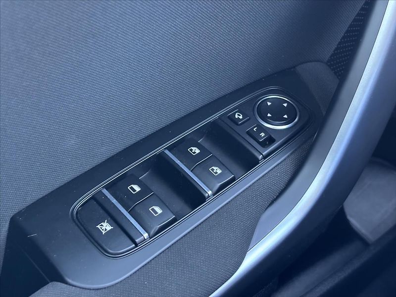 Kia Ceed 1,5 TGDi TOP ZÁRUKA NAVI KAMER - fotka 31 z 41