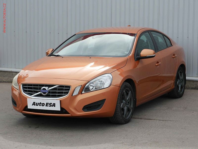 Volvo S60 (2011) 2.0 T, AC, park.asist - fotka 3 z 18