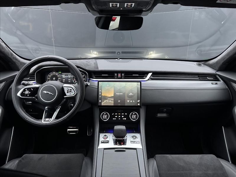 Jaguar F-Pace 5,0 P550 SVR AWD ZÁRUKA - fotka 16 z 36
