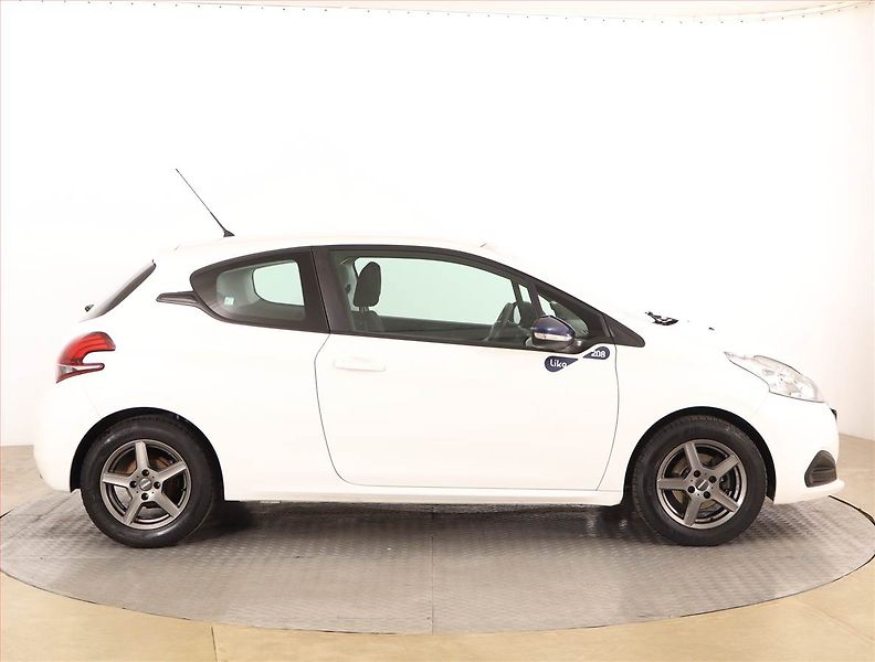 Peugeot 208 (2018) 1.2 PureTech, Serv.kniha - fotka 6 z 15