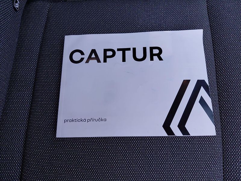 Renault Captur (2025) 1,3 TCe 160 EDC mild hybrid - fotka 24 z 24