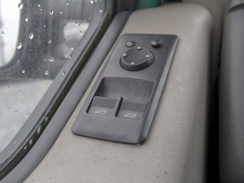 Volkswagen Transporter (1999) 2.5TDI 75KW – OBYTNÝ REIMO - fotka 26 z 47