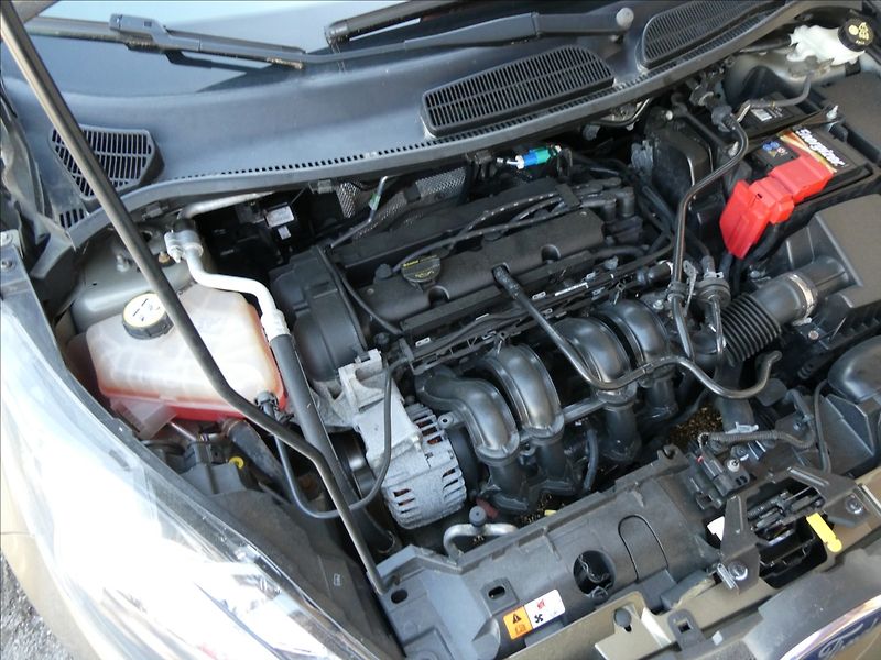 Ford Fiesta 1,2 i 60kW 2x kola, klima - fotka 27 z 30