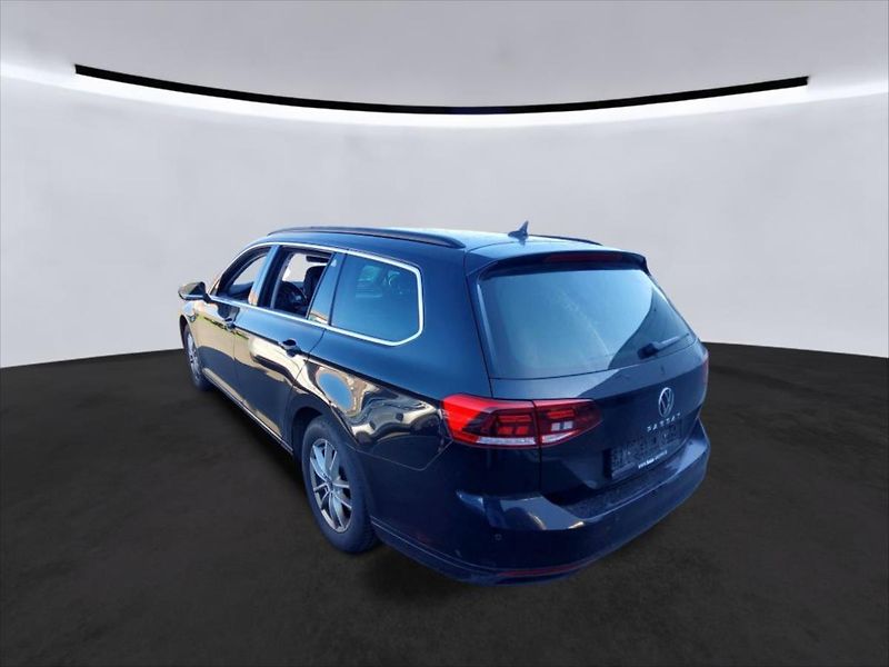 Volkswagen Passat 2,0 TAŽNÉ,KAMERA - fotka 2 z 8