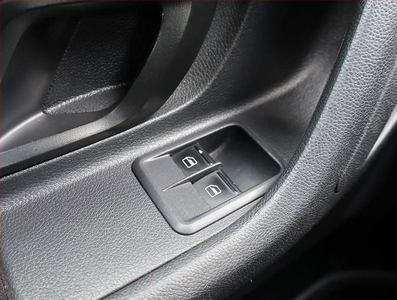 Škoda Fabia (2011) 1.6 TDI, Tempomat - fotka 15 z 15