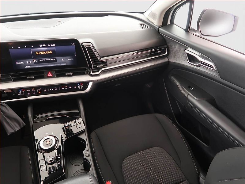 Kia Sportage (2024) 1.6 T-GDI MHEV - fotka 8 z 19