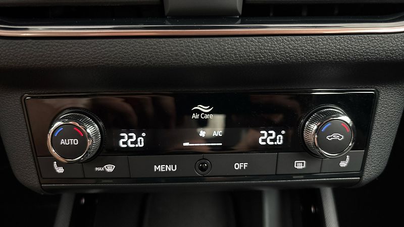 Škoda Kamiq 1.0 TSI DSG Style - fotka 13 z 24