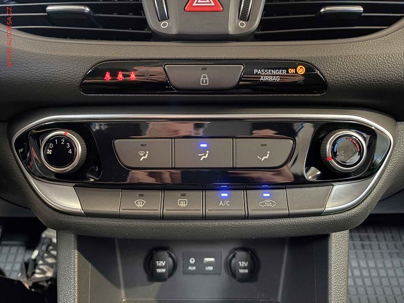 Hyundai i30 (2019) 1.4T-GDi, 1.maj,ČR - fotka 14 z 15