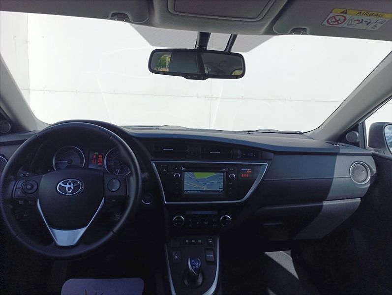 Toyota Auris 1,8 i HYBRID AT KAMERA NAVI - fotka 15 z 39