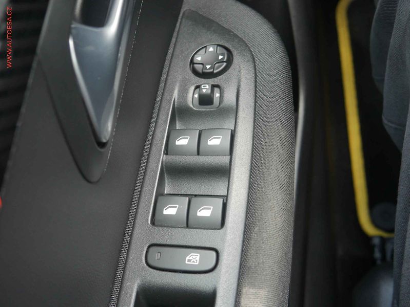 Peugeot 208 (2022) 1.2PT, 1.maj,ČR, Active - fotka 13 z 15