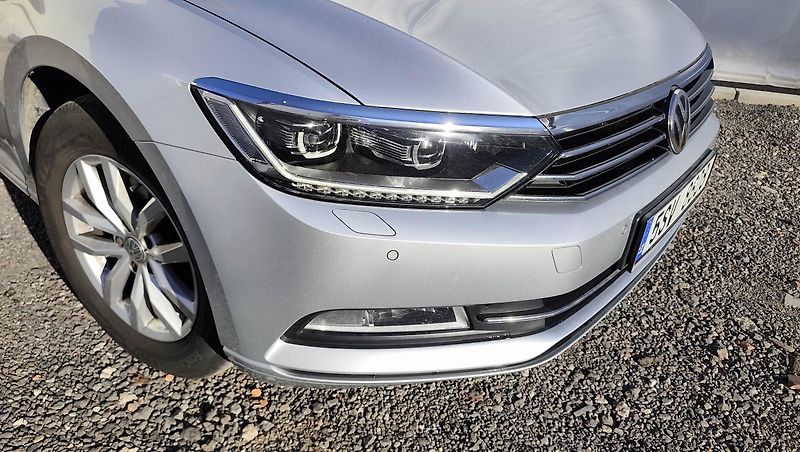 Volkswagen Passat (2019) Webasto-el.tažné-Matrix-Adapt. - fotka 8 z 37