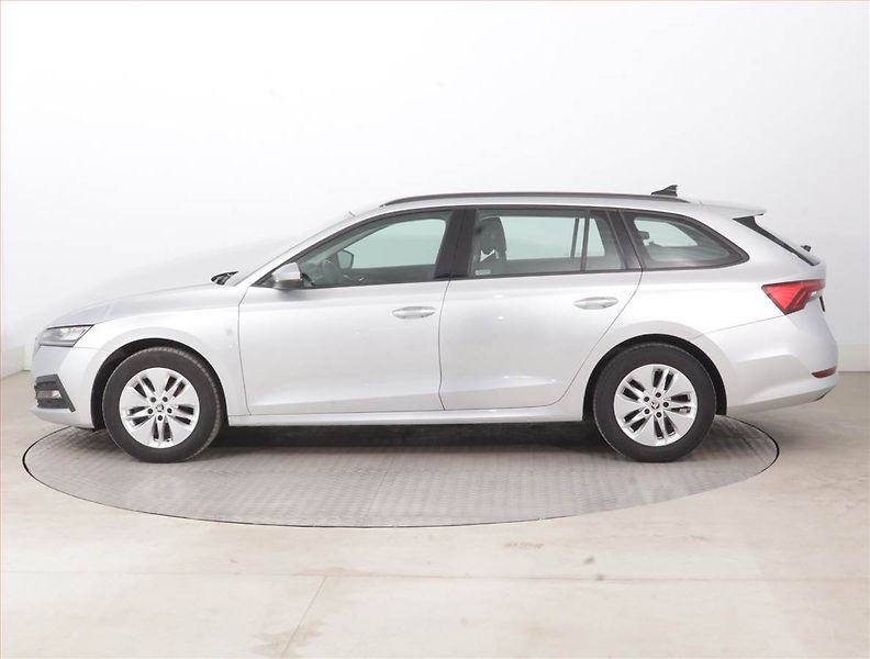 Škoda Octavia (2023) Ambition 2.0 TDI, ČR,1.maj - fotka 3 z 14