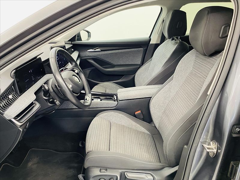 Škoda Superb 2,0 TDI 110kW DSG Selection - fotka 5 z 30