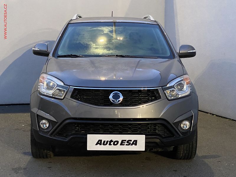 SsangYong Korando (2015) 2.0 e-XDi AWD, AC, TZ, park - fotka 2 z 17