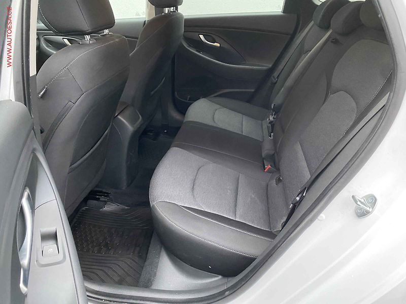 Hyundai i30 (2023) 1.5T-GDi, ČR, AT, LED, kamera - fotka 10 z 18