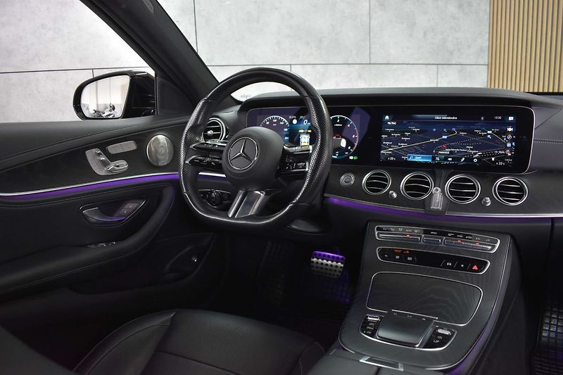 Mercedes-Benz Třídy E E 220d AMG*4MATIC*TAŽNÉ*ACC*ČR - fotka 8 z 52