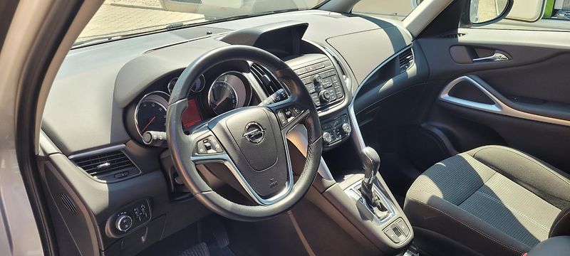 Opel Zafira (2015) 1,4i 103kW benzín Automat - fotka 16 z 33