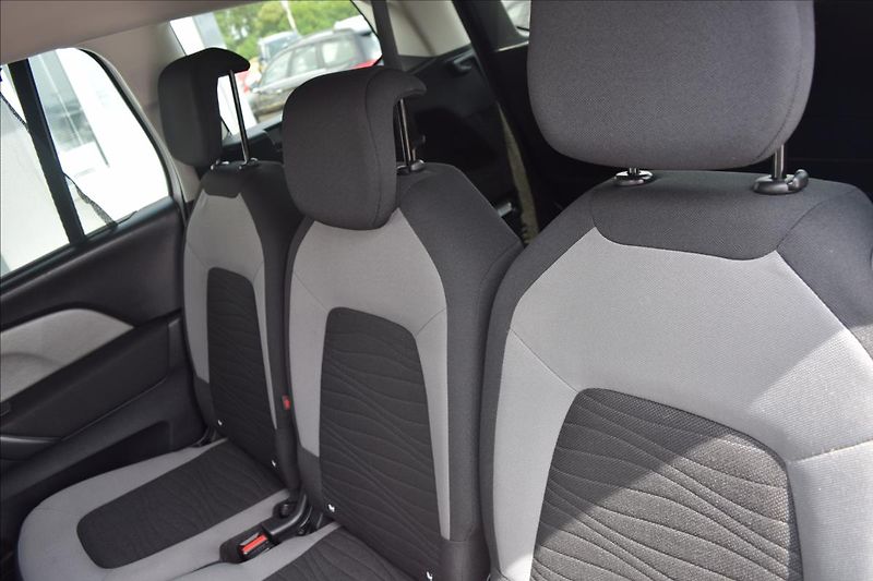 Citroën C4 Picasso 2,0 HDI 110KW AUTOMAT 7MÍST - fotka 17 z 48