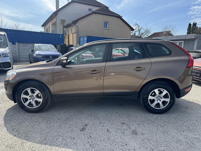Volvo XC60 (2010) 2.4D5 151KW 1.Majitel AWD  - fotka 5 z 40