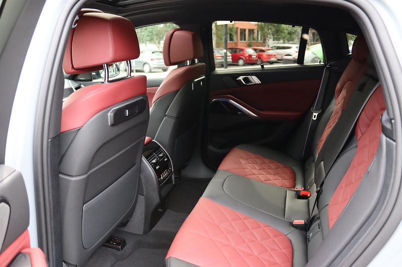 BMW X6 (2026) XDRIVE 40i G06 M-SPORT 280kW - fotka 32 z 50