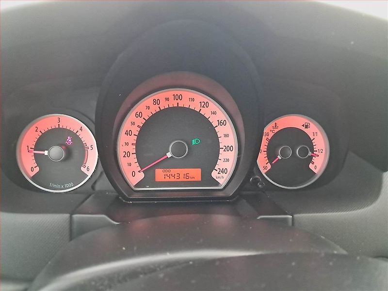 Kia Ceed (2010) 1.6 CRDi - fotka 11 z 17