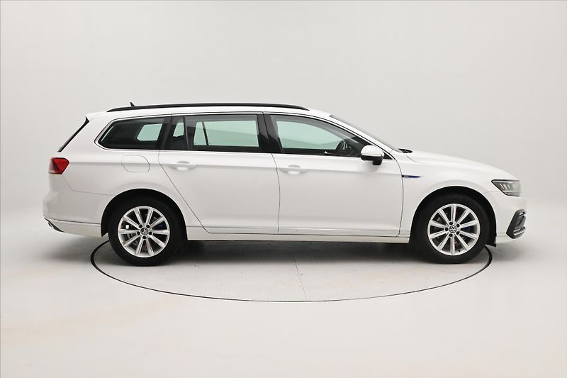 Volkswagen Passat 1,4 GTE 160 kW DSG Záruka až 5 - fotka 4 z 35
