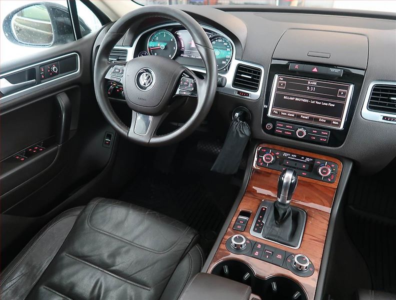 Volkswagen Touareg (2010) 3.0 TDI, 4X4, Automat, Navi - fotka 7 z 27