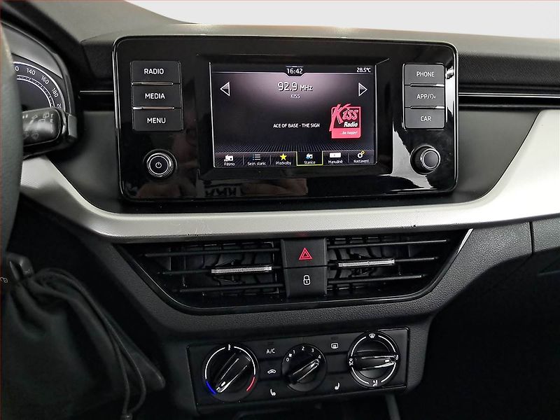 Škoda Scala (2019) 1.6 TDI, Tempomat - fotka 12 z 17