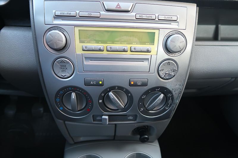 Mazda 2 (2004) 1,25i Comfort, 55 kW, ČR - fotka 26 z 30