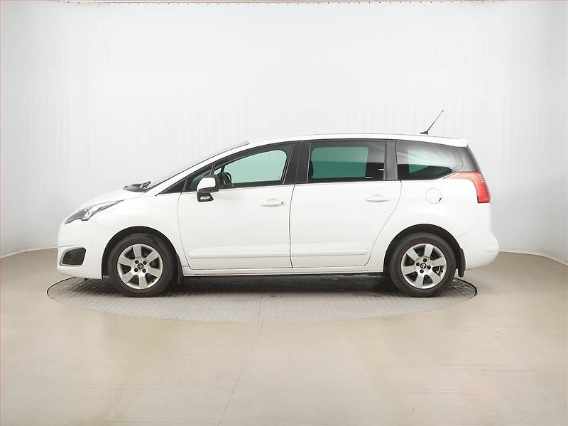 Peugeot 5008 (2015) 1.6 BlueHDi, Navi, Tempomat - fotka 3 z 15