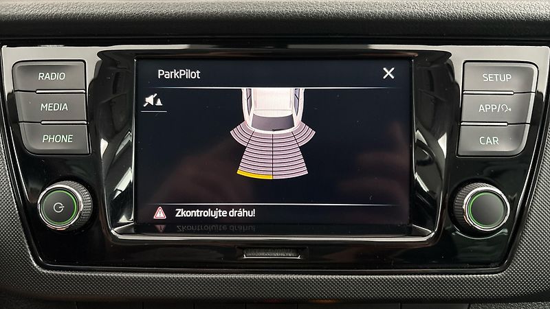 Škoda Fabia 1.0 TSI Ambition Combi - fotka 12 z 23
