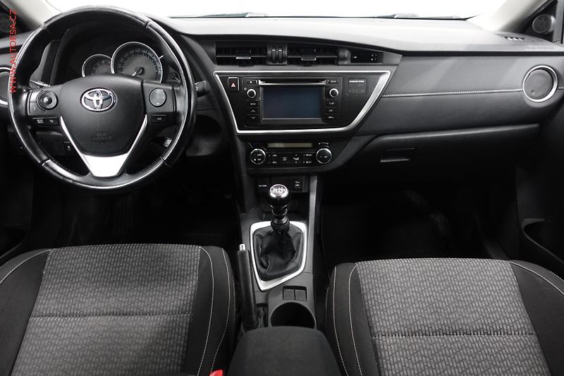 Toyota Auris (2015) 1.4D, 1.maj,ČR, autoAC - fotka 8 z 21