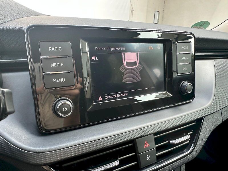 Škoda Scala (2022) 1.0 TSI 81kW AmbitionPlus DSG - fotka 16 z 22