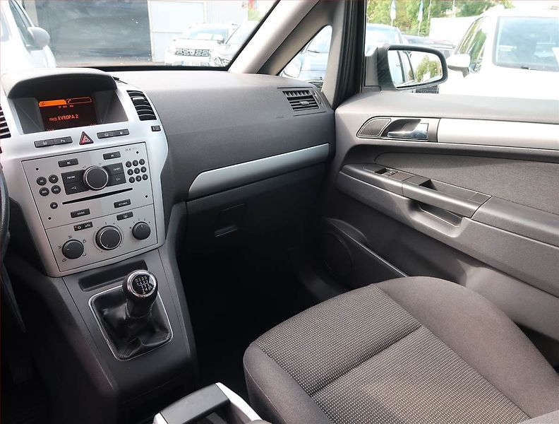 Opel Zafira (2009) 1.6 CNG Turbo, 7 míst - fotka 8 z 18