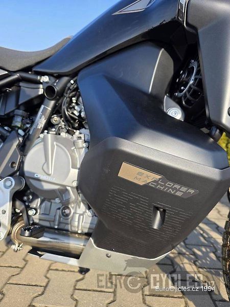 CFMOTO 800 MT (2026) X Akce - fotka 18 z 34