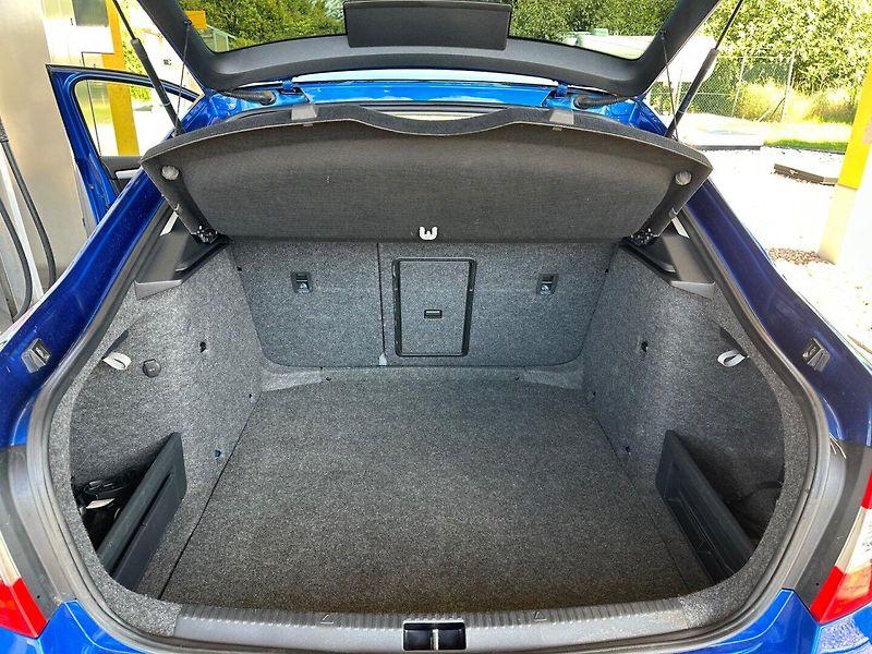 Škoda Octavia (2014) 1.6TDi VYHŘ. SKLA,100%KM - fotka 17 z 17