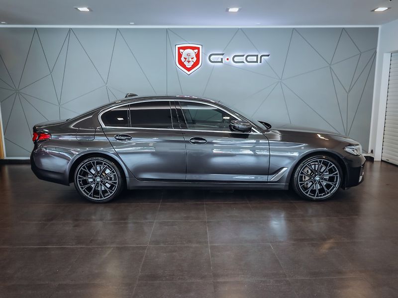 BMW Řada 5 530d xDrive 210 kW - fotka 4 z 28
